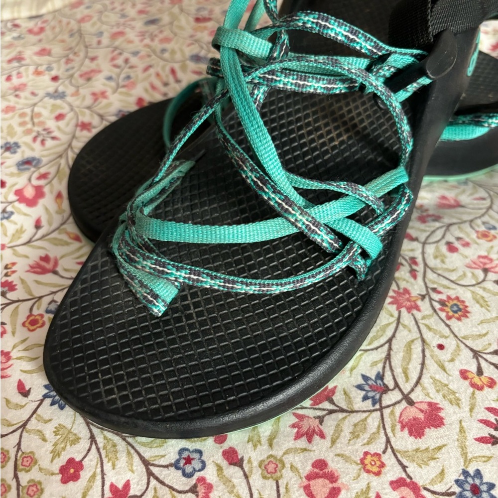 Green thin straps .